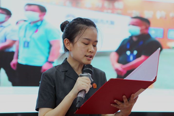 1号侯凤丽.JPG